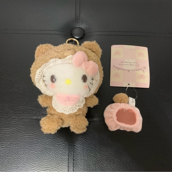 Hello Kitty Plush - Picture 5 of 5